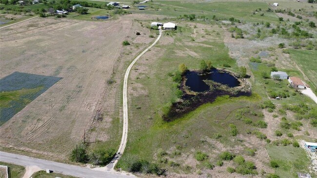 Building Photo - 333 Co Rd 497