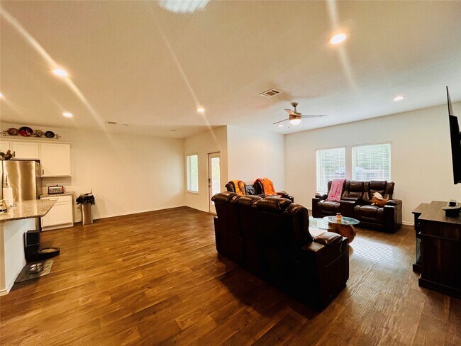 Building Photo - 2914 Roman Forest Blvd