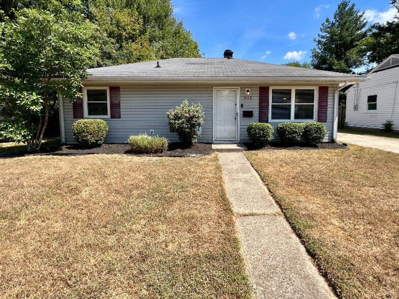 Primary Photo - 912 Sharon Dr