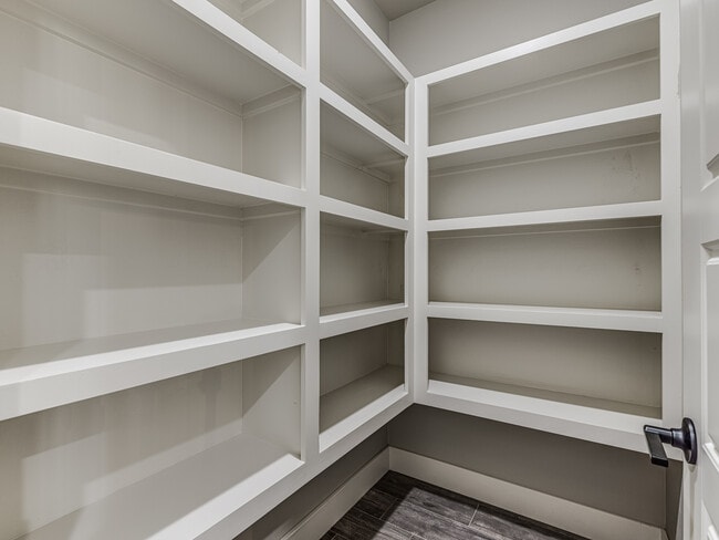 Building Photo - 14517 Chambord Dr