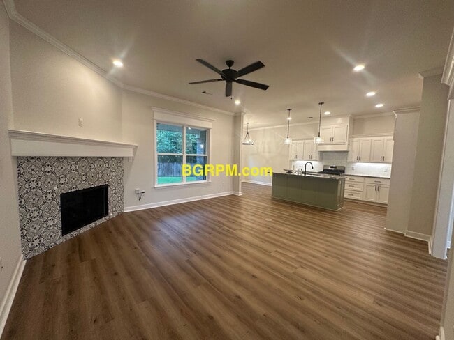 Building Photo - 4 BD 2 BA