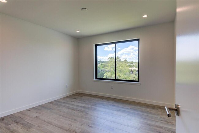 Building Photo - 14208 Fort Smith Trail