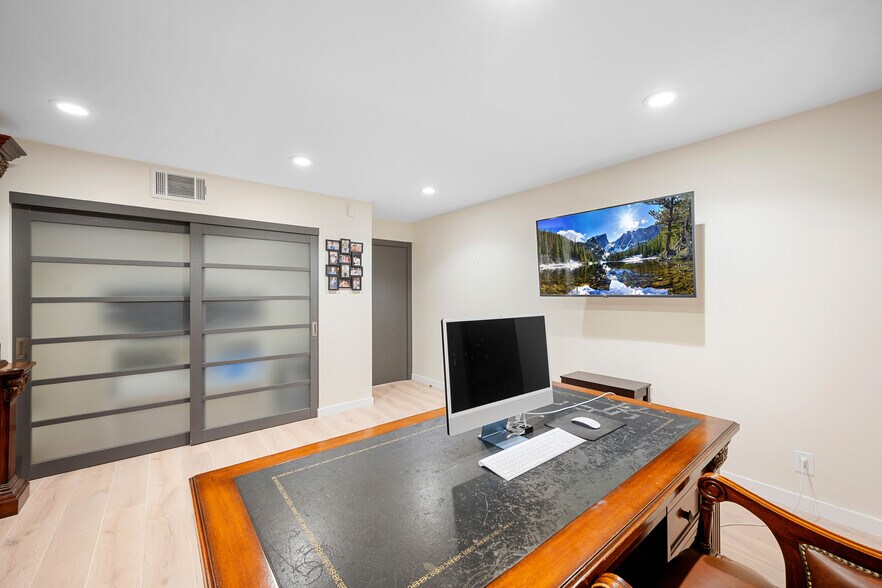 Building Photo - 3331 Oakmont View Dr