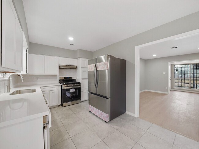 Building Photo - 9347 Clearway Dr