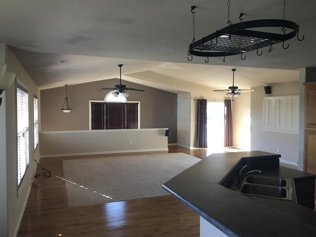 Building Photo - 102 Essex Ln