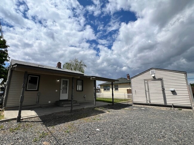 Building Photo - 2 Bed 1 Bath Home w/ Huge Shop For Rent!!!