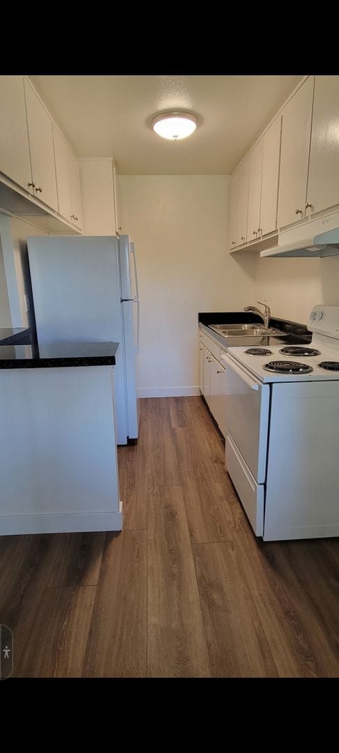 Building Photo - 7434 Mesa College Dr