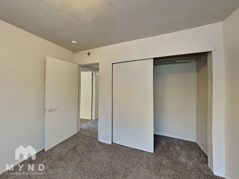 Building Photo - 3565 Buckhorn Way