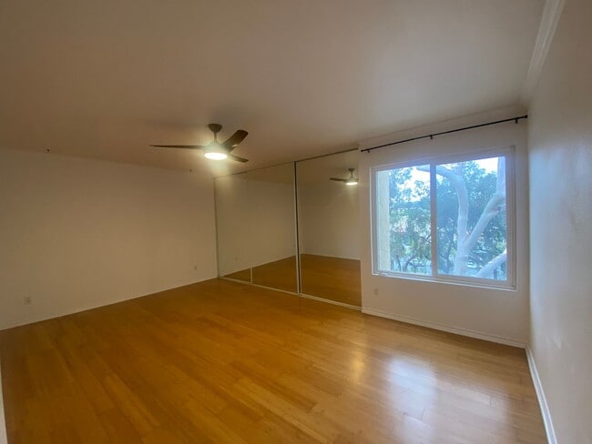 Building Photo - Charming 2 Bed, 2 Bath Carlsbad Condo