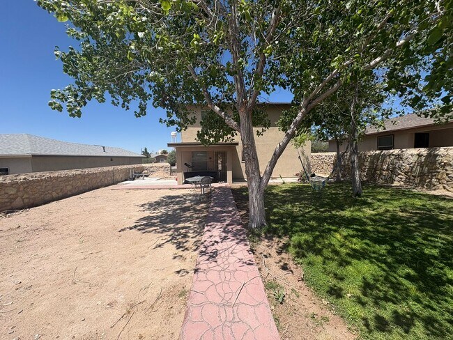 Building Photo - HOME FOR RENT IN ANTHONY TEXAS