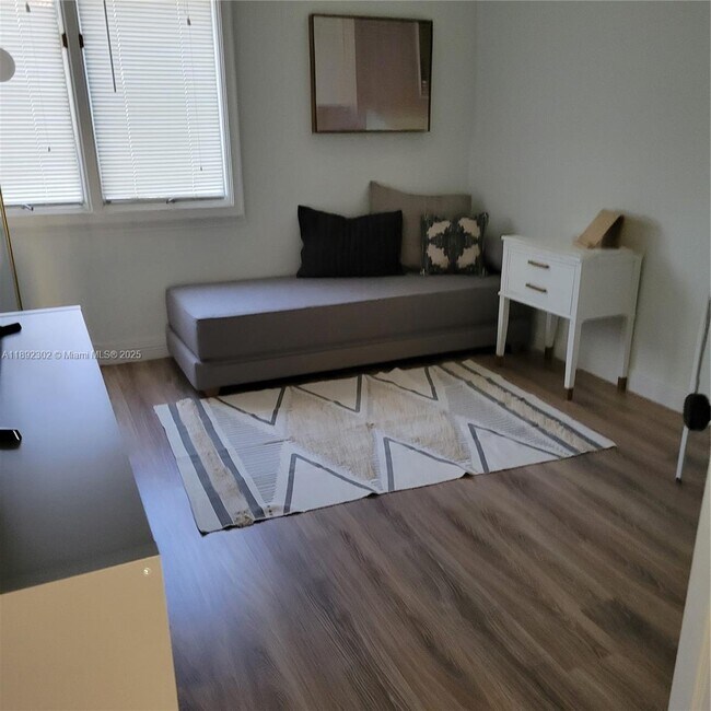 Building Photo - 7896 Seville Pl