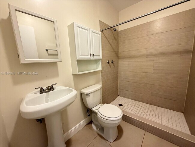 Building Photo - 808 NW 19th St