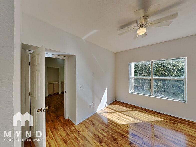 Building Photo - 829 Camargo Way