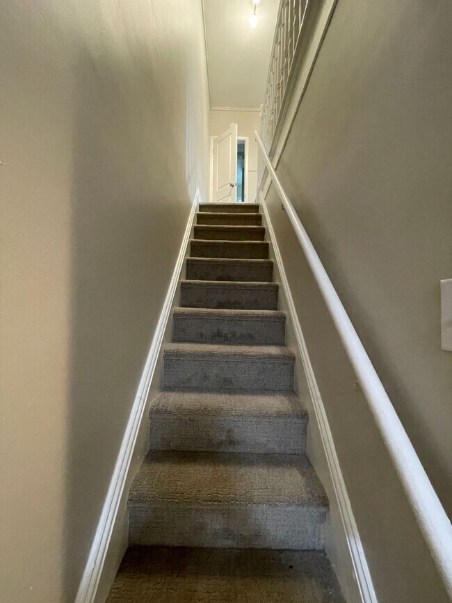 Building Photo - Beautiful 4 Bedroom, 1.5 Bath in Chester