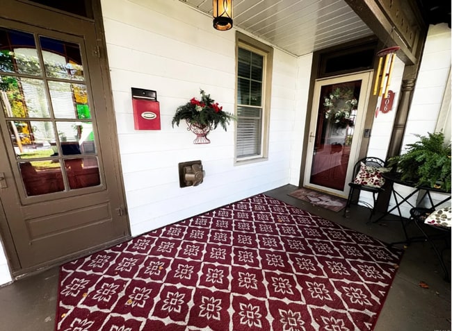 Building Photo - 2 Bedroom Single Family Home - 3 MONTH LEA...