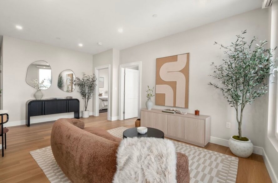 Building Photo - 10 Soldiers Field Park