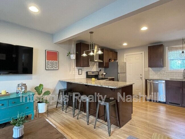 Building Photo - 120 Lucile St