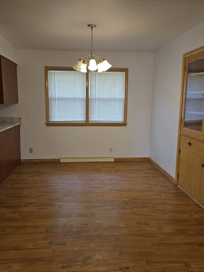 Building Photo - 2716 S Cleveland Park Dr