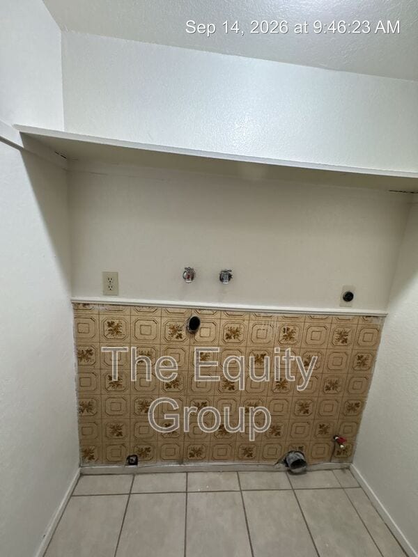 Building Photo - 3525 S County Center Dr