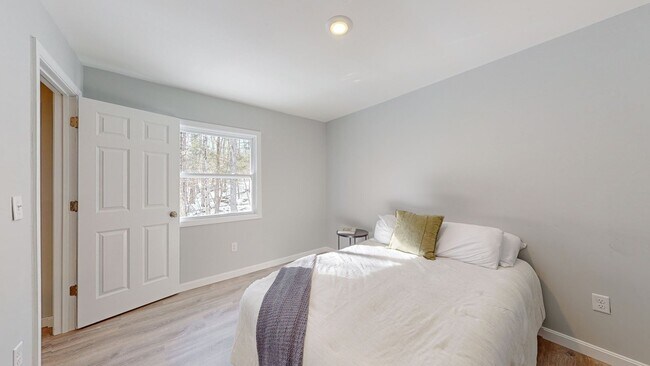 Building Photo - Nasson in the Pines