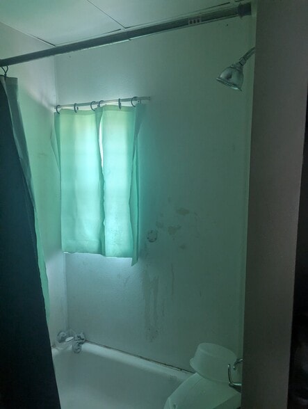 Building Photo - 2020 W Proctor St