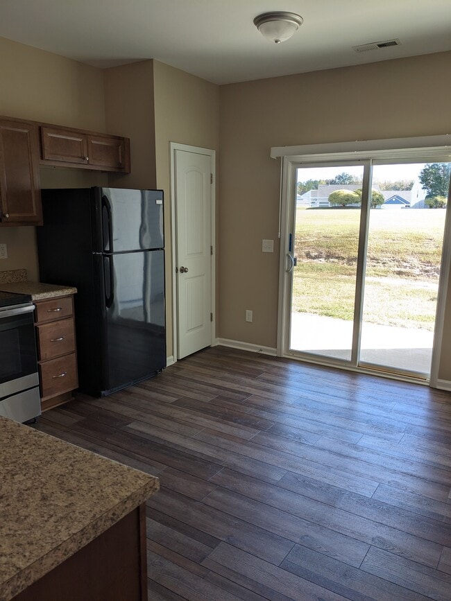 Building Photo - 2 Bedroom, 2.5 Bath Townhome in Creedmoor, NC