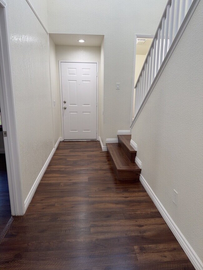 Building Photo - 1037 Milestone Ave