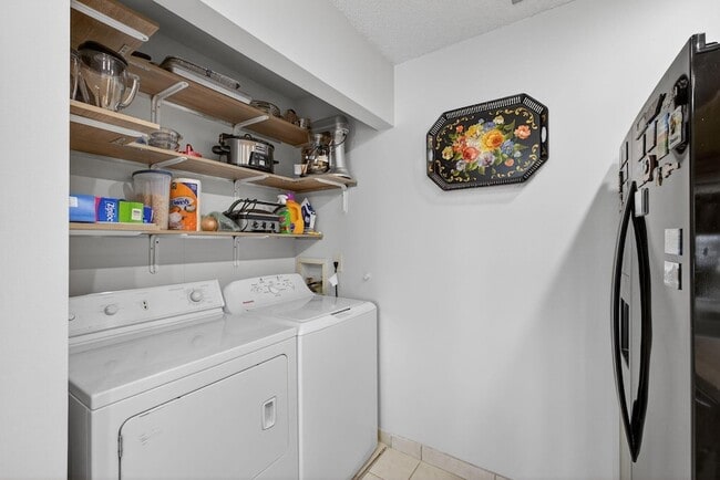 Building Photo - 3451 Americo Dr