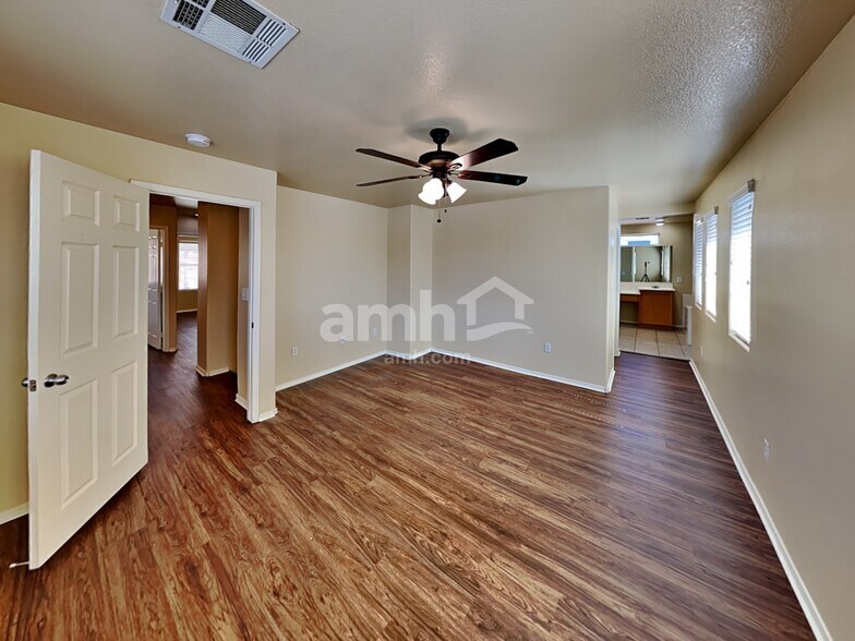 Building Photo - 9318 Aventurine Ct