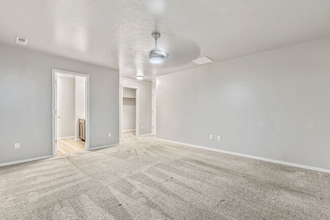 Building Photo - Spacious 4bd/2ba, Single Level Home in Qui...