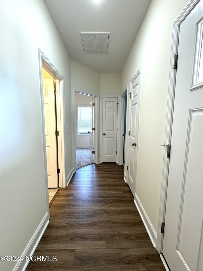 Building Photo - 148 Broadleaf Dr