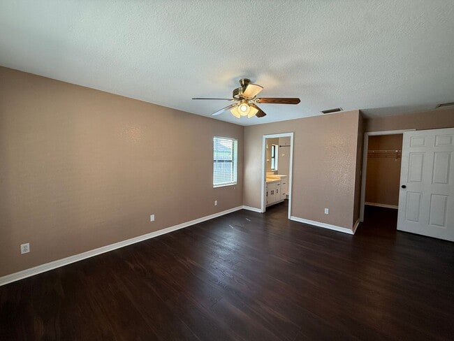 Building Photo - Charming 3-Bed, 2-Bath Oasis with Pool & E...