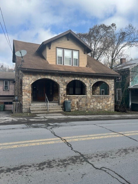Primary Photo - 509 Brockway Ave