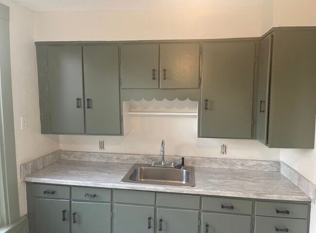 Building Photo - 78 Webster Ave