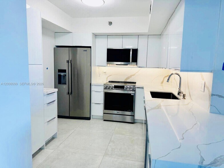 Building Photo - 19101 NE 36th Ct