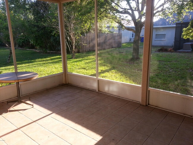 Building Photo - 1831 Barrington Cir