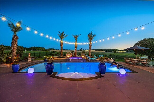 Building Photo - 12345 White Oak Point