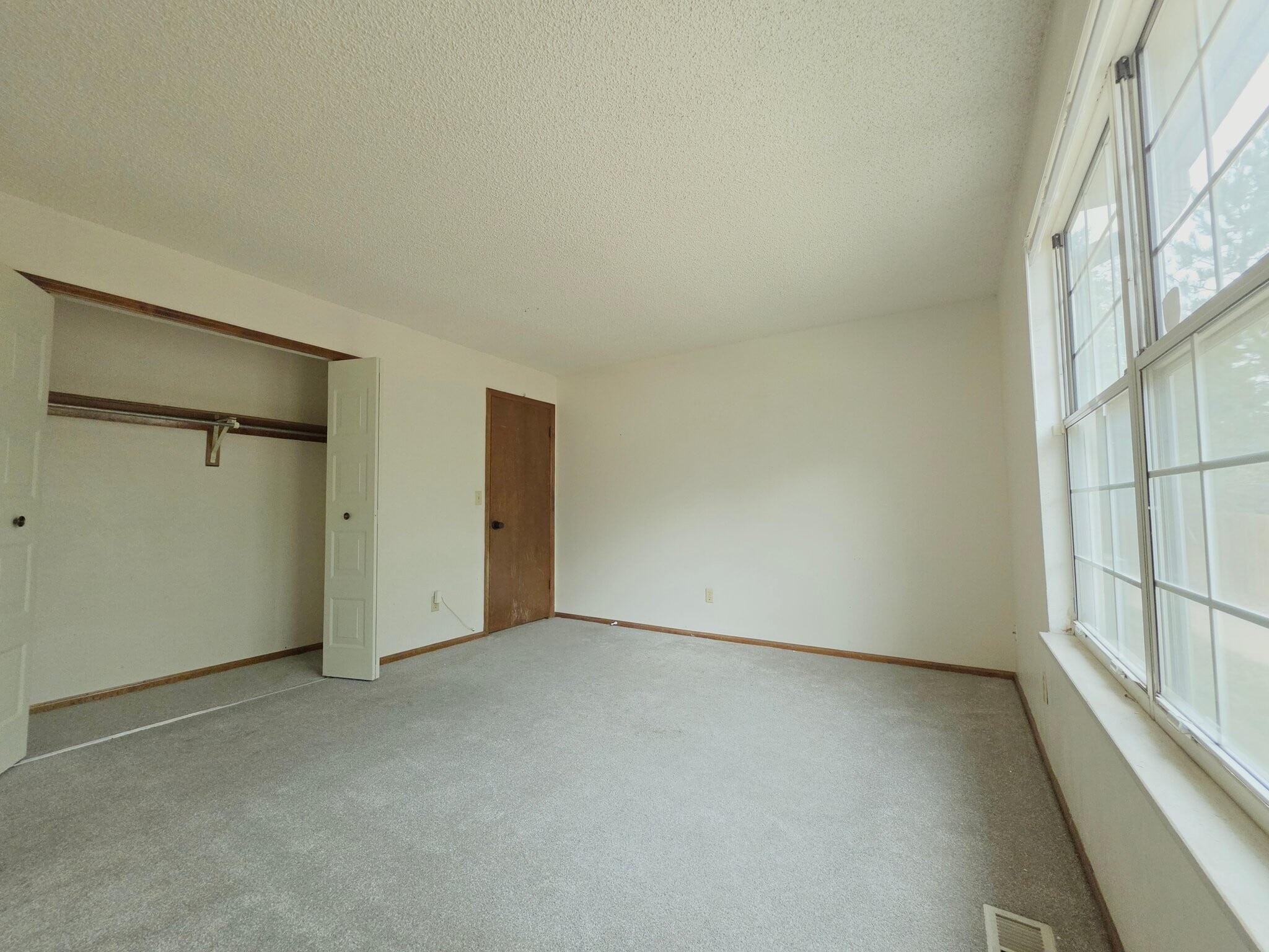 Building Photo - 14333 E Warren Pl