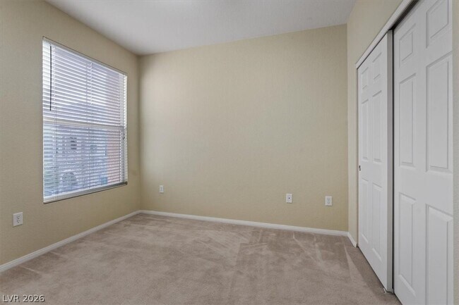 Building Photo - 10550 W Alexander Rd