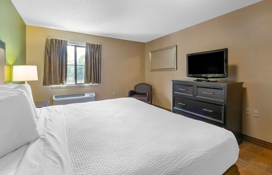 Building Photo - Furnished Studio-Fort Worth - Southwest