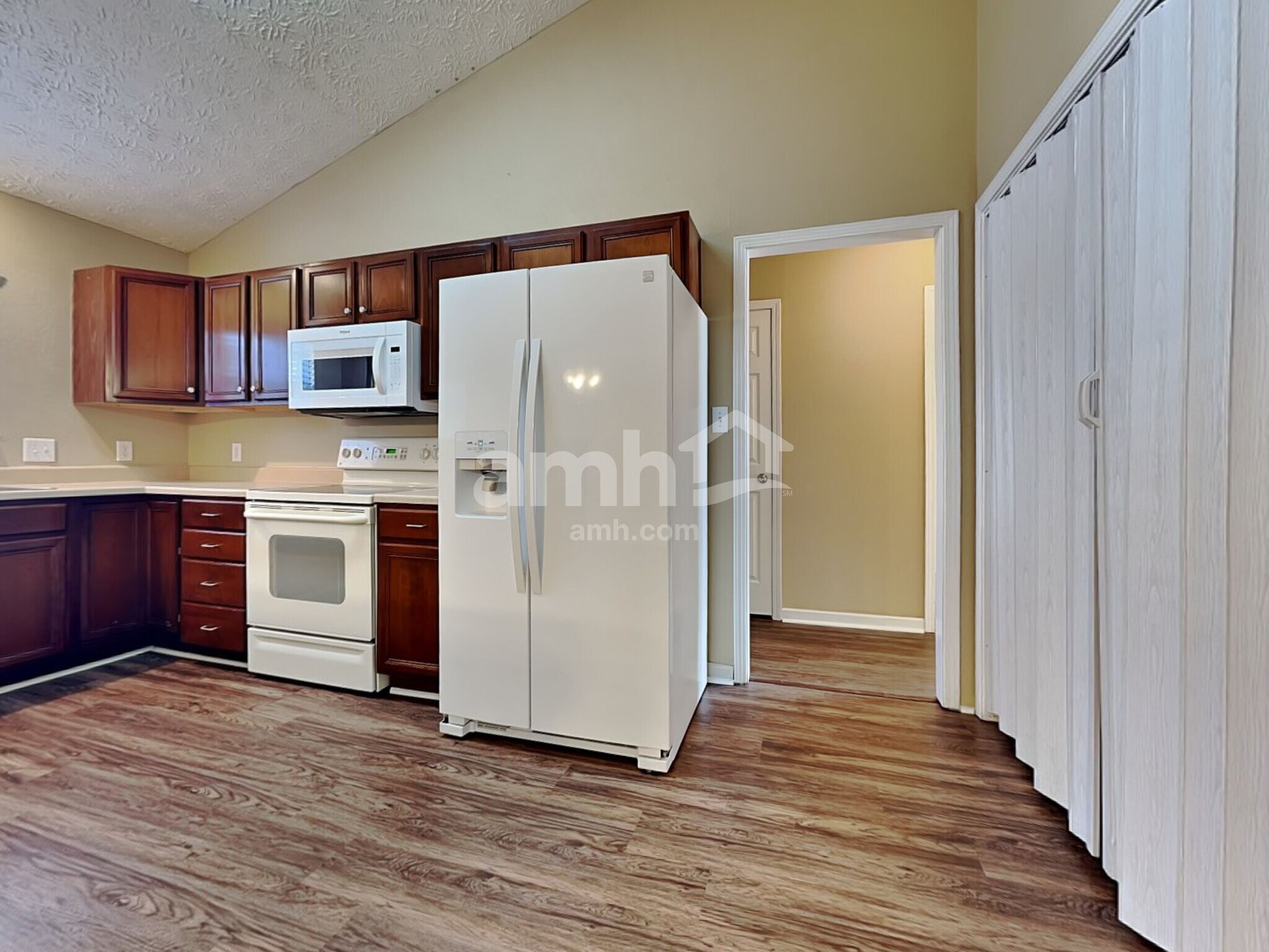 Building Photo - 1324 Hunters Way Ct