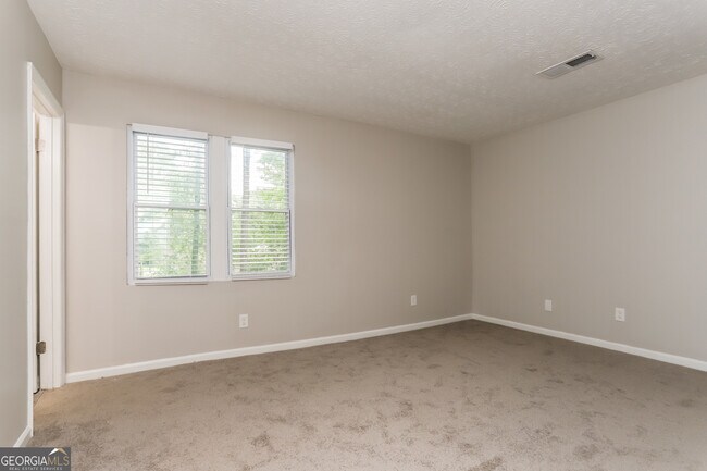 Building Photo - 819 Martin Rd