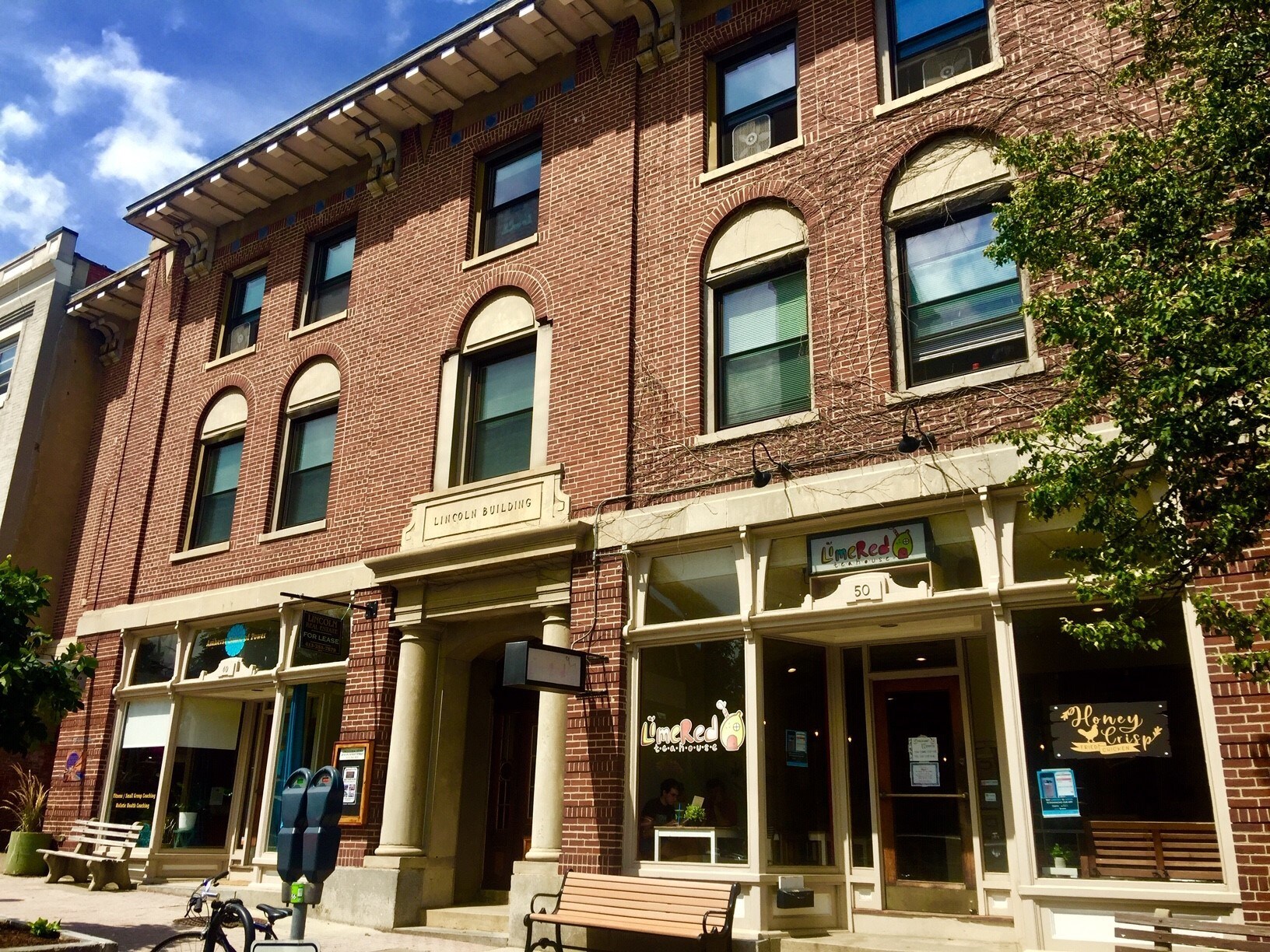 Building Photo - 46 Main St