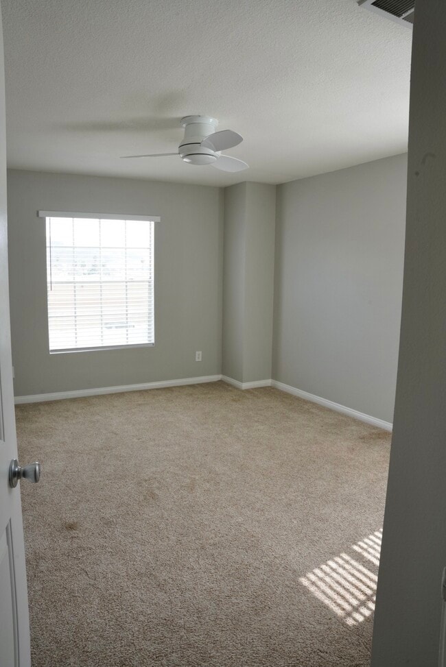 Building Photo - 2090 Highpointe Dr