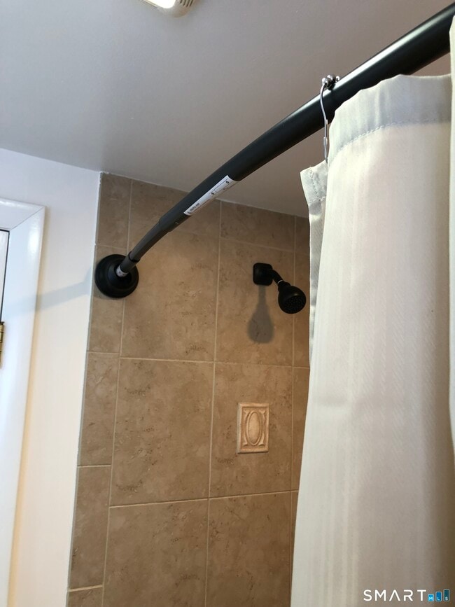 Building Photo - 159 Purdy Hill Rd