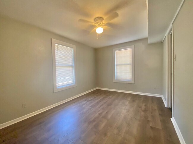 Building Photo - Now available and rent ready -  3 bed 2 bath near Clapp Park