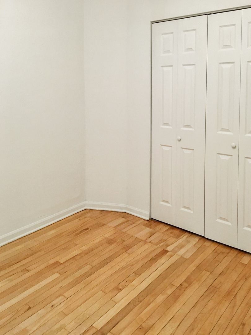 Building Photo - 1954 W Winona St