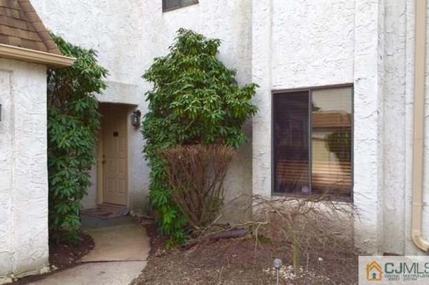 Building Photo - 67 Carriage Pl