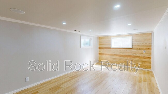 Building Photo - 535 Silver Spring Cir