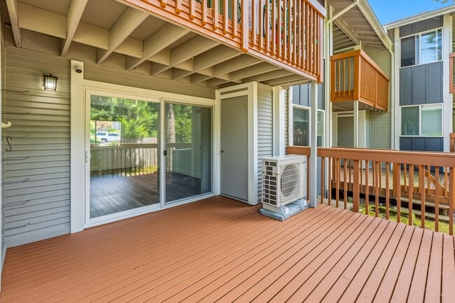 Building Photo - 2bd/1.75ba Redmond Condo